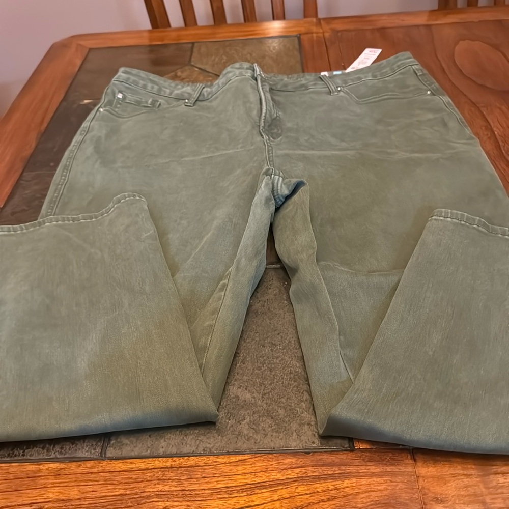Define me Denim straight leg size 4 (20)